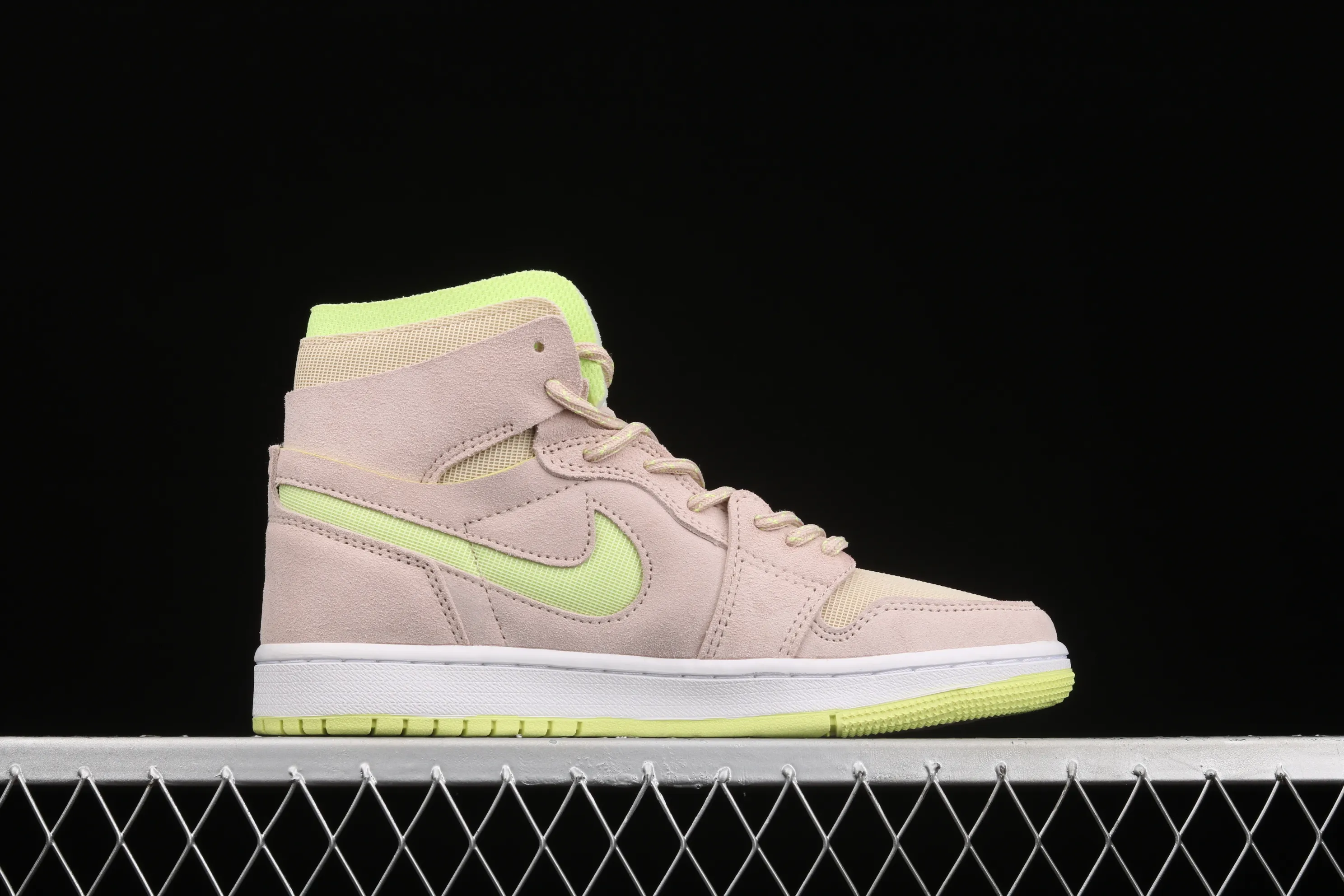 All categories Air Jordan Jordan series basketball shoes Air Jordan 1 High G version Air Jordan 1 Zoom Air CMFT AJ1 Joe 1 Vanilla high-top basketball shoes CT0979-200
